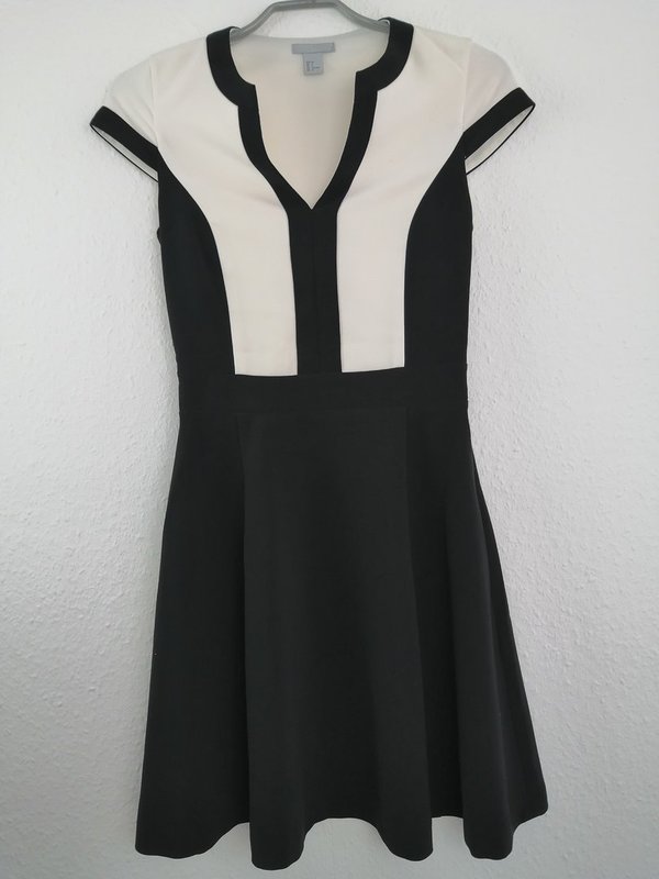 Kleid schwarz weiß Damen Größe 34