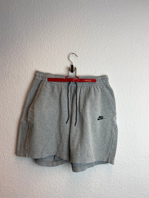 graue kurze Herren Jogginghose von Nike - Größe L